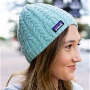 Women’s Patagonia Cable Beanie Hat in Green